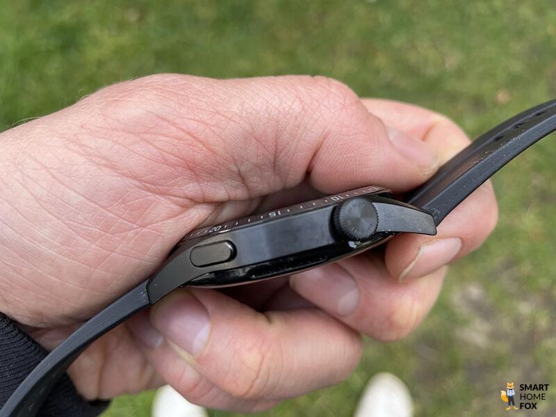 Вы можете увидеть Huawei Watch GT 3 сбоку.